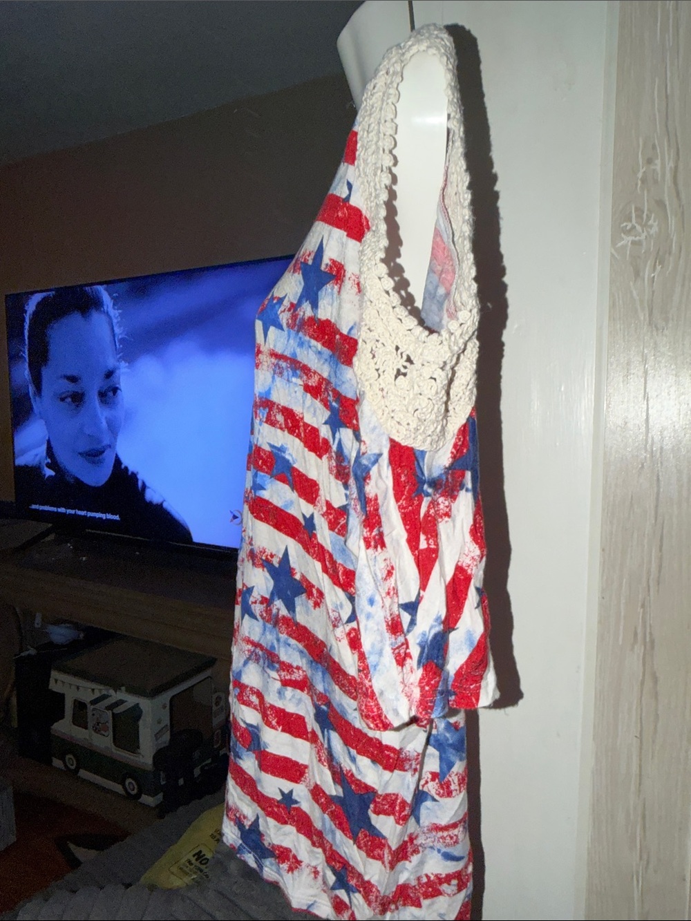 Women’s Red White Blue Star-Striped Cold Shoulder Top Rue 21 size XL - Picture 3 of 6
